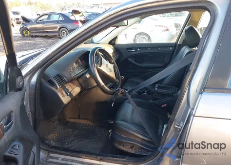 2003 BMW 330Xi from USA, damaged, VIN WBAEW53483PN30175